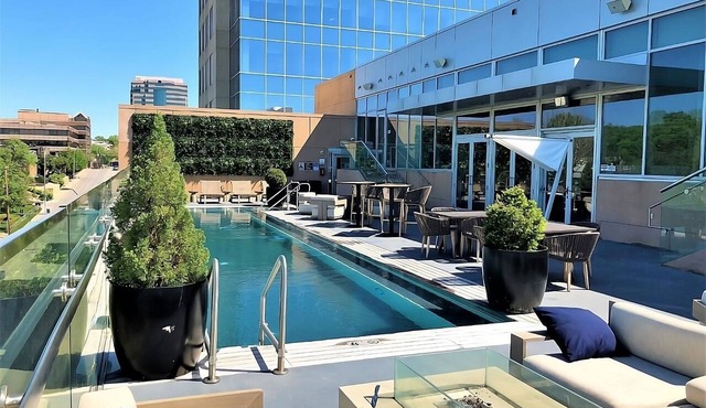 Discover Union Station! 2 Family-friendly Units, Live Music Performance in Kansas City