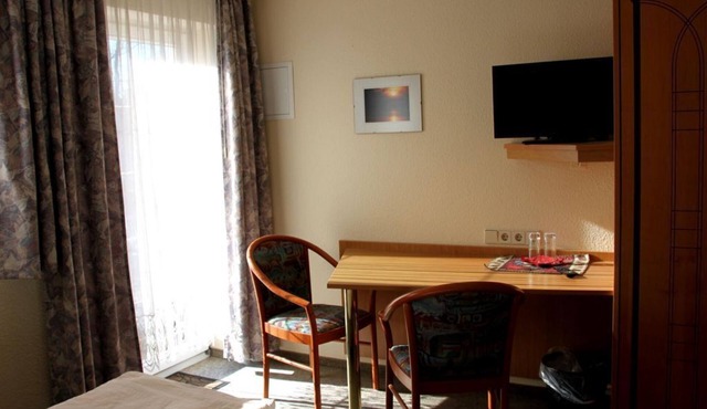 Double room 7, shower, WC - Pension & Restaurant Gockescher Hahn in Pöhl