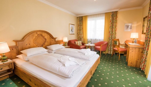 Double room for single occupancy with shower, WC - Römerhof, Landhotel in Dorfgastein