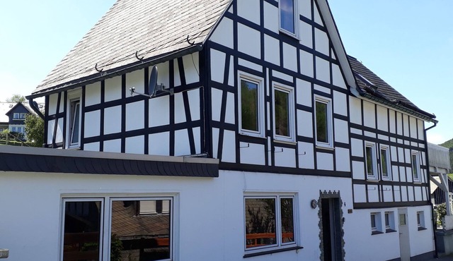 Fachwerkhaus mit 5 Schlafzimmern bei Winterberg by Interhome in Schmallenberg