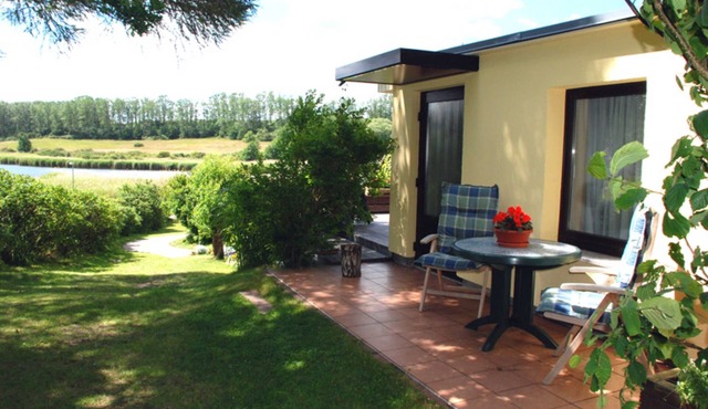 Ferienapparetement Neuensiener See - Holiday apartments under a thatched roof with in Sellin