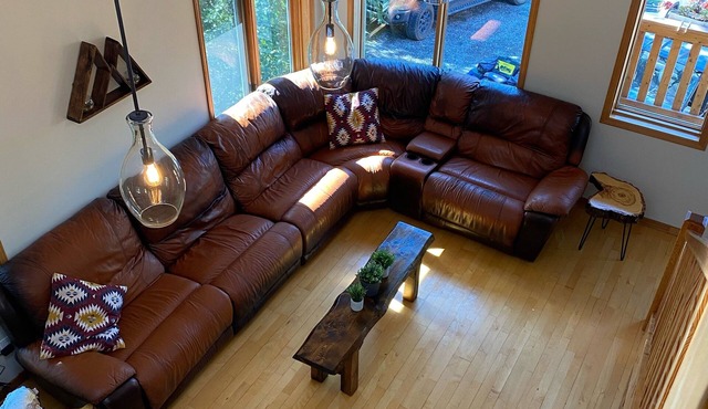 Folding Mountain Chalet - Jasper East in Hinton