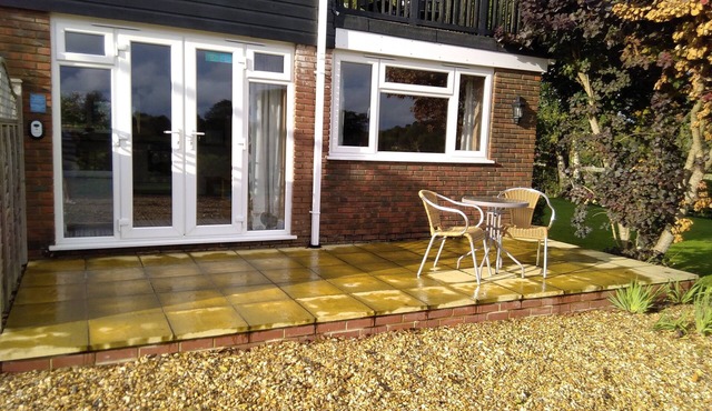 Greenbanks 2. Damerham Self Catering. The perfect getaway for just couples in Damerham