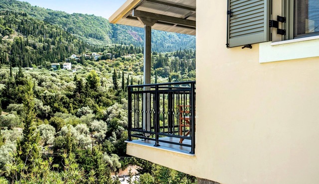 Holiday Accommodation "Alkionides Apartment 3" with pine forest overlook in Lefkada