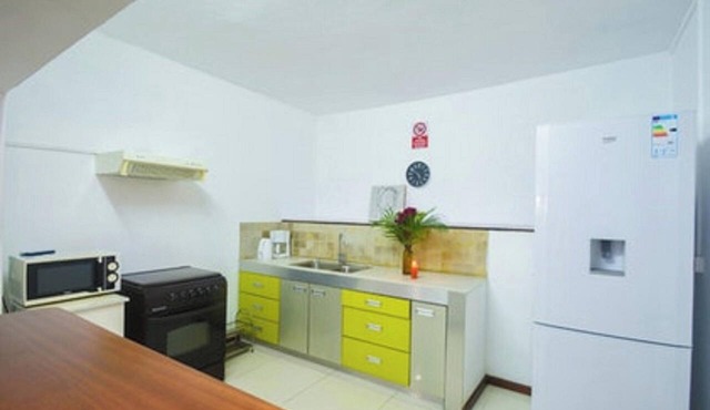 Homerez - Modern Apartment with Pool in Pereybere