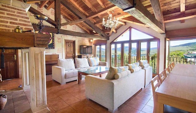 ideal for large families, pets allowed, garden, barbecue, fireplace in El Rasillo de Cameros
