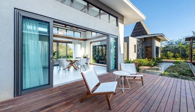Jacaranda Pool Villas - Five Bedrooms Villa with Private Pool 1 in Pamplemousses