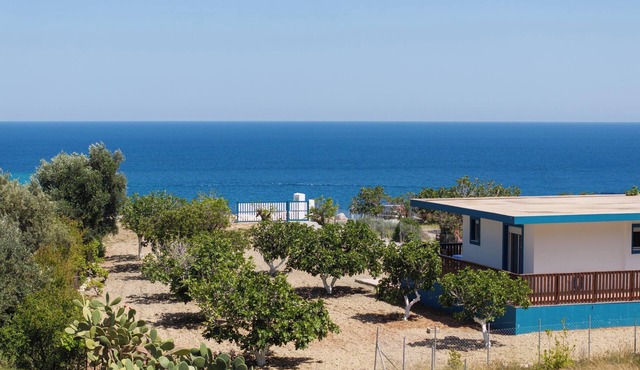 Laftira's Sea View Home in Stegna