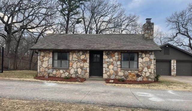 Lakefront 2 bedroom cozy house on Grand lake at Stony Point in Jay