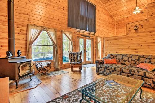 Lakefront Cabin w/Private Deck, Dock & Fire Pit! in Nevis
