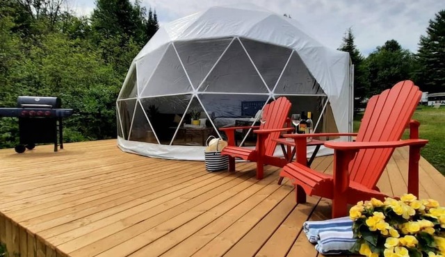 Lakefront Dome with Idyllic Design and Views in Ontario in Whitestone