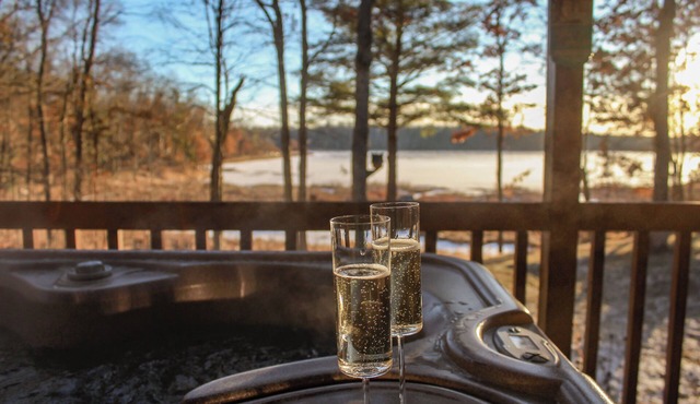 Lakeside Log Cabin + Hot Tub in Danbury