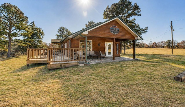 Large family, 3-bedroom retreat nestled in the Ozarks. Pet Friendly! in Saint Joe