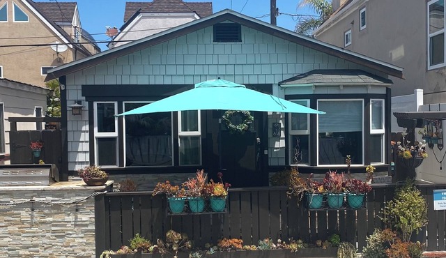 Last minute discounts!Pet friendly with AC steps to beach-SUV parking in San Diego