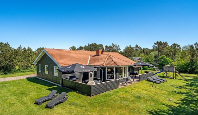 Lovely home in Løgstør with sauna in Løgstør