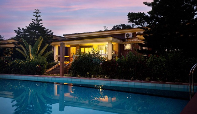 Luxurious Modern 2 Bedroom & 2 Bath Pool Villa- in Nerul near Candolim/Calangute in Nerul