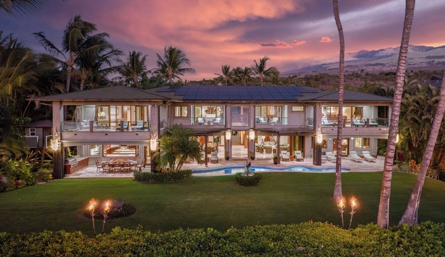 Luxurious Oceanfront Sandy Beach Estate on Makena Beach-6BR/6.5BA 8,030 Sq Ft in Kihei