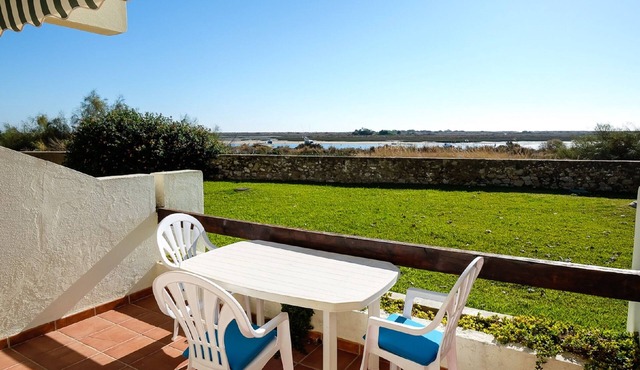 Modern 1 bedroom apartment on the sea front of Cabanas De Tavira in Cabanas de Tavira