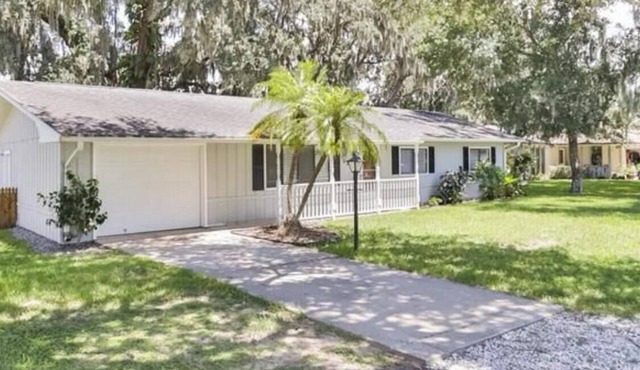 Modern beach themed 3b/2b home near New Smyrna Beach & Daytona Beach! Paradise! in Edgewater