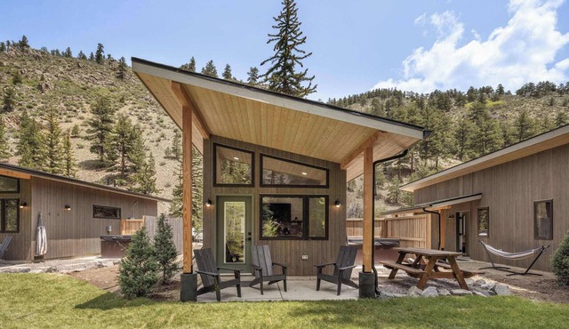 Modern Mountain Studio | Hot Tub | Lostfork in Grant