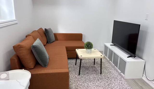 Modern Private Basement Suite in Milton in Milton