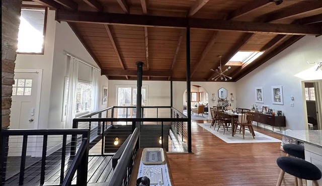 Modern ranch-style Bushkill home near all 4 season activities. Pet-friendly! in Bushkill