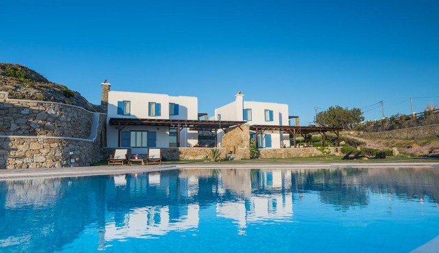 Mykopetra in Mýkonos City