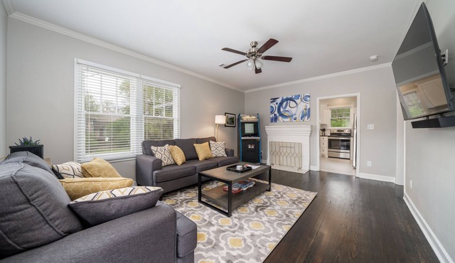 NEW! UPTOWN Cottages - 2bed/1bath-new furnishings! in Hot Springs