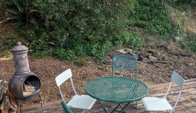 Non-toxic, eco-friendly, peaceful + private guesthouse for monthly bookings in Oak View