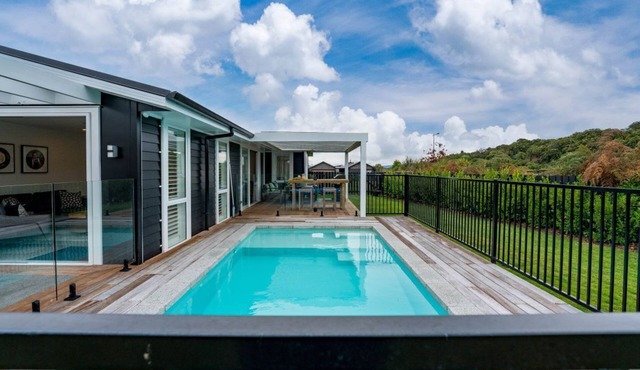 Oasis on Okaia - Kinloch *Heated Pool* in Taupo