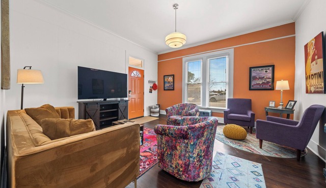 Orange Street Cottage - Walk to Restaurants, Shops & Bars in Historic Downtown! in Hot Springs
