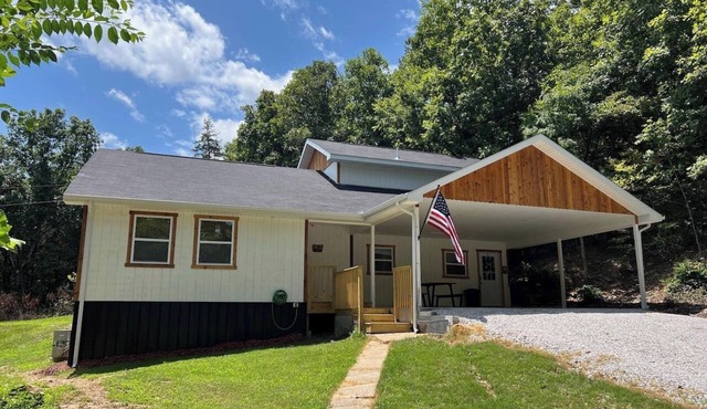 Ozark Serenity Lodge-Near The Buffalo River! in Marble Falls