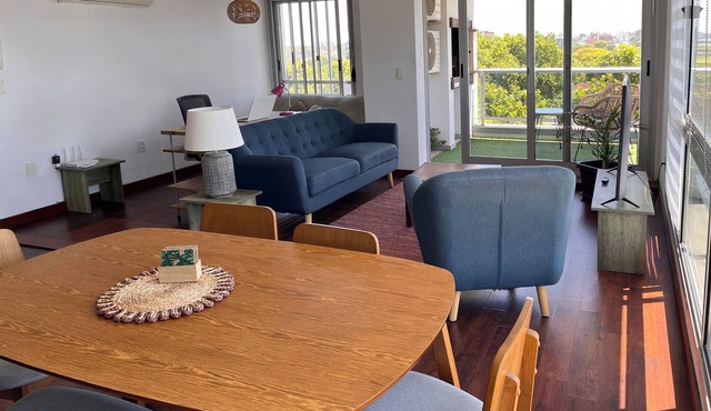 Pocitos apartment steps away from Montevideo Shopping Center in Montevideo