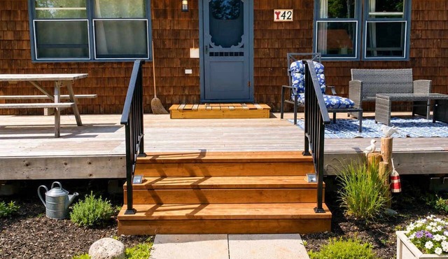 Point Prim Cottage: Beach Access and Family Fun in Belfast