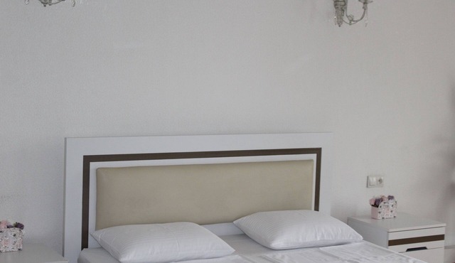 Prime Old Tbilisi Location - Walk to Major Attractions in T'bilisi