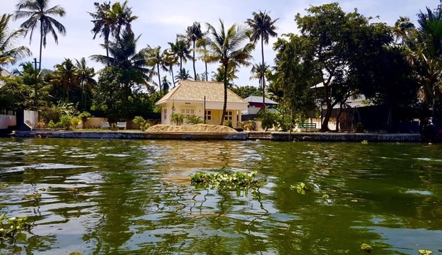 Private Backwater Villa with Ayurveda in Vypin