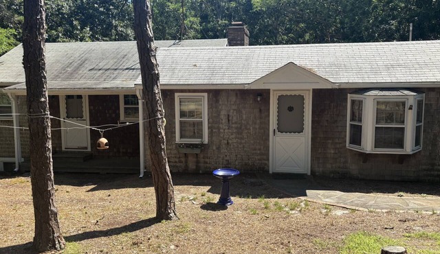Quaint 2BR Cottage in Wellfleet (1724) in Wellfleet