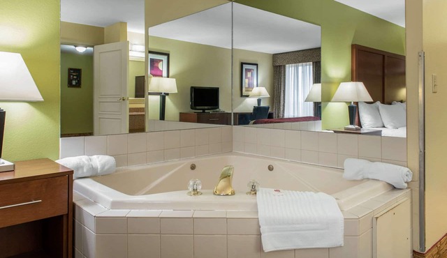 Quality Inn Jacksonville near I-72 in Jacksonville
