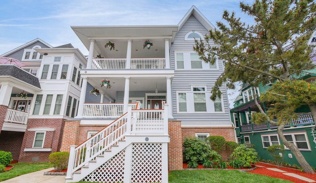 Queen of Wesley, 1st flr, Between Boards/beach & downtown, 6+ Bedrms, Sleeps 18+ in Ocean City