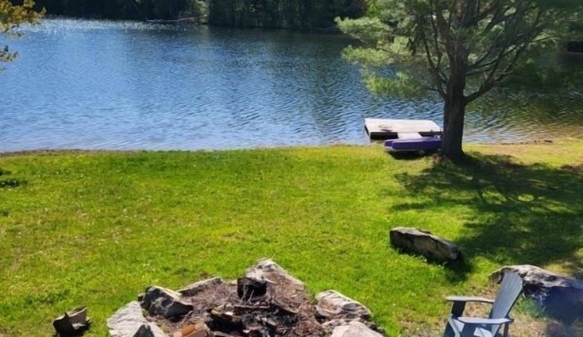 Quiet Lakefront Getaway - with Hot Tub & Wifi at Waters Edge 160 ft of Shoreline in Harcourt