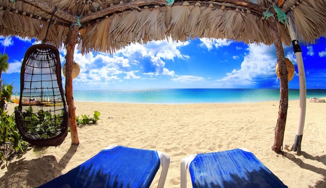 Rollezz Villas Beach Resort in Old Bight