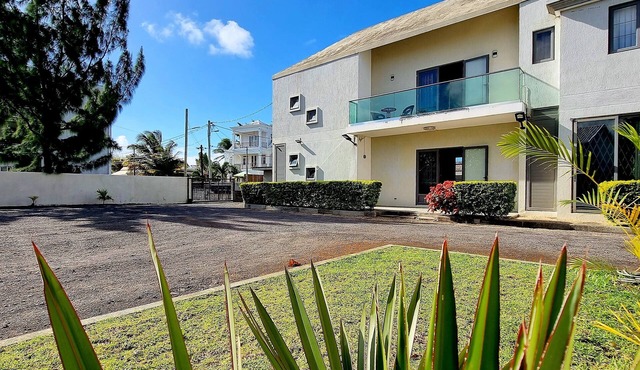 Royal Residence A3 - Gated Semi Detached Spacious Residence in Pereybere