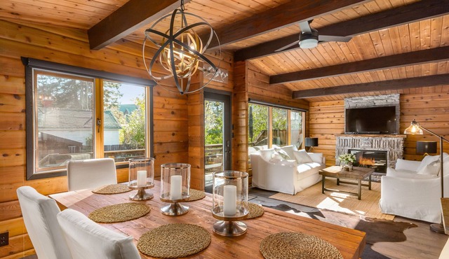 Rustic Chic Banff Mountain Home in Banff