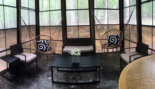 Secluded and Beautiful Pocono Home ~ Perfect Place For Relaxation! in Lemhan