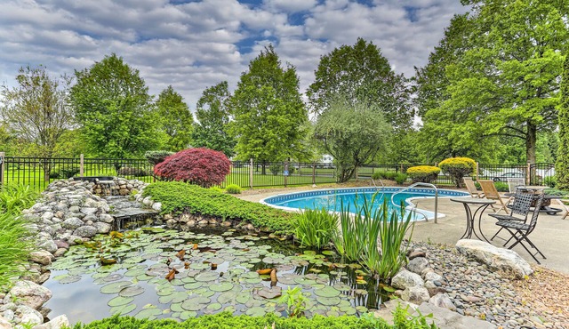 Serene Hudson Valley Escape in Historic Montgomery with Hottub,Pool,King Suite in Montgomery