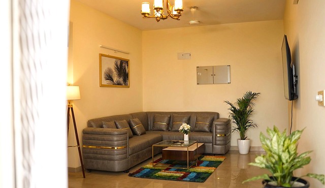 Skydeck Apartment 4BHK Near Taj by Homeyhuts in Agra