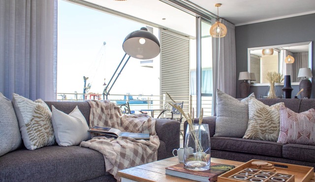 Spacious 2Bed Harbor Haven | V&A Waterfront Canals in Cape Town