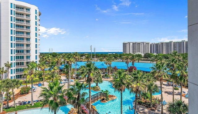 Spacious 3-bedroom apartment in gorgeous Destin with AC in Destin