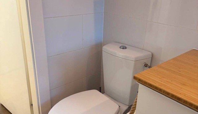 Spacious Apartment Near Vienna Schwechat Airport I Parking & 2 Bedrooms in Schwechat