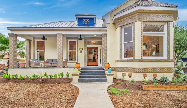 Spacious beautiful home in Lavaca Historic district. 15 minute walk to Alamodome in San Antonio